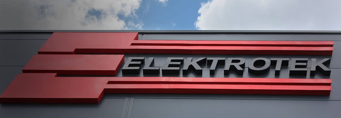 zbliżenie na logo elektrotek